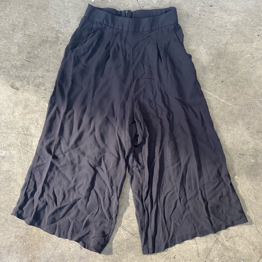Pull&Bear Flowy Black Culette Pants